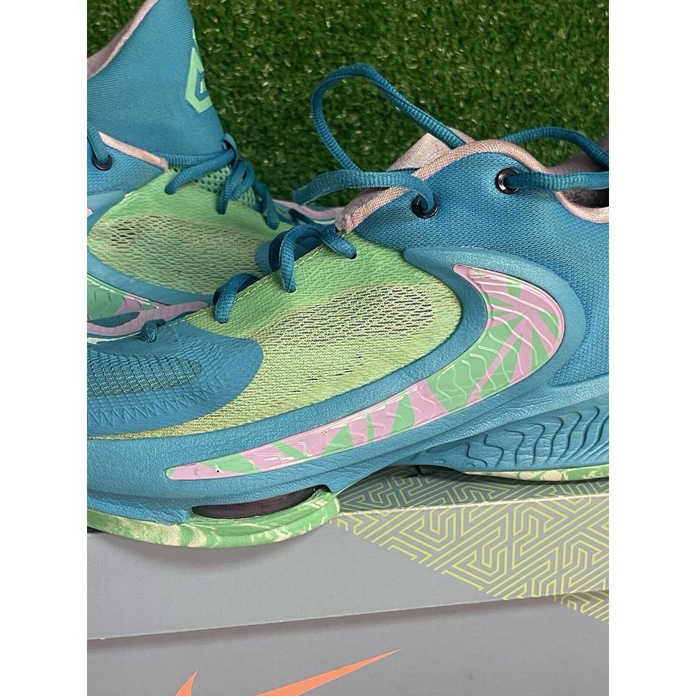Nike Zoom Freak 4  Blue/Lilac 2022 Giannis New DJ6149-400  Size 12